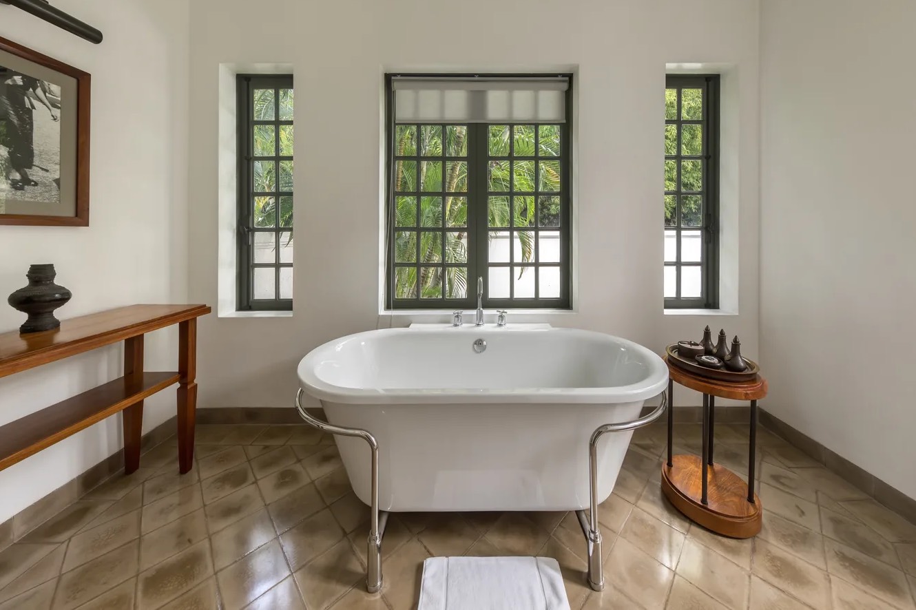 Bathroom Water Damage Cleanup in Oakland, CA